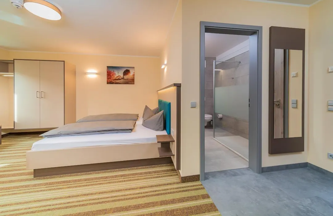 ELLY Hostel-1
